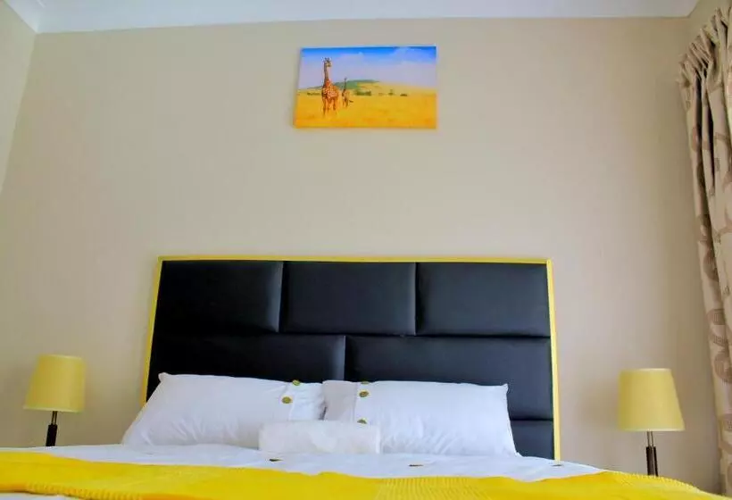 ペンション Njomsguesthouse