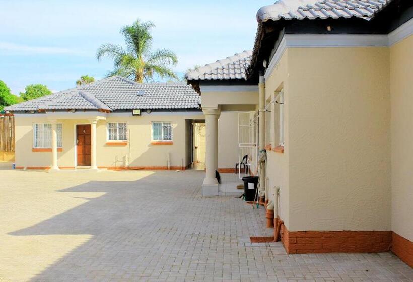 פנסיון Njomsguesthouse