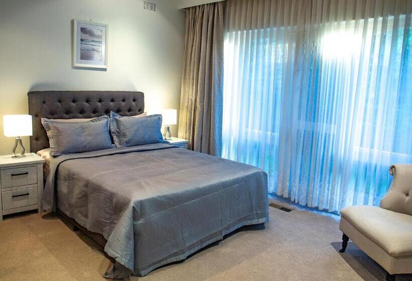 ペンション Pyne House