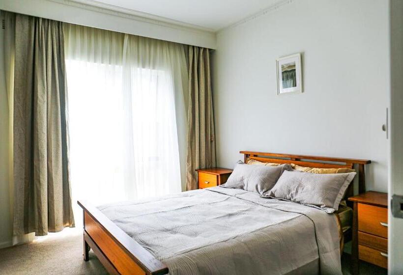 ペンション Pyne House