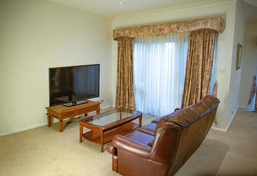 ペンション Pyne House