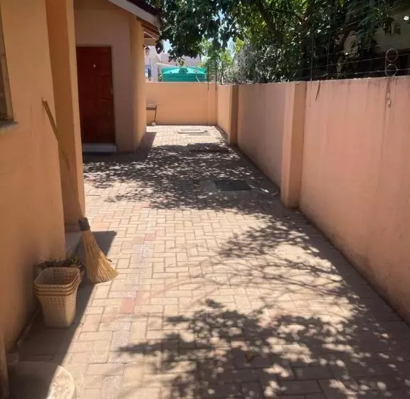 پانسیون Shadi’s Classic Guest House