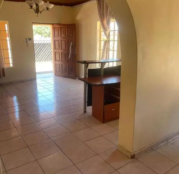 پانسیون Shadi’s Classic Guest House