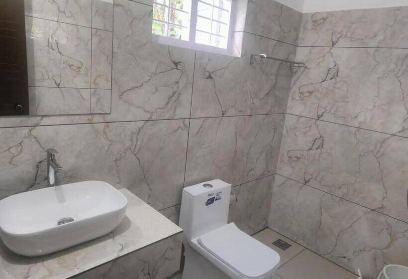 Resort The Royal Island