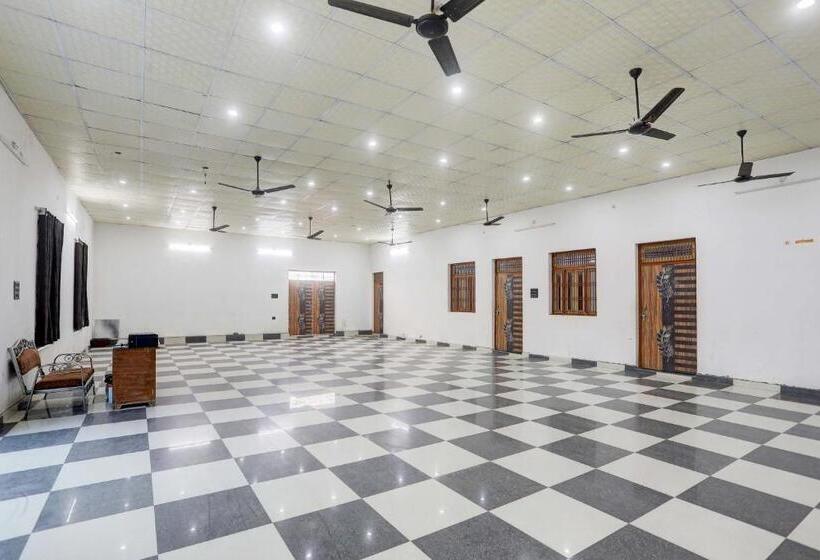 Spot On Hotel Happy Moonlight