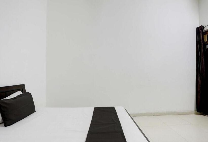 Spot On Hotel Happy Moonlight