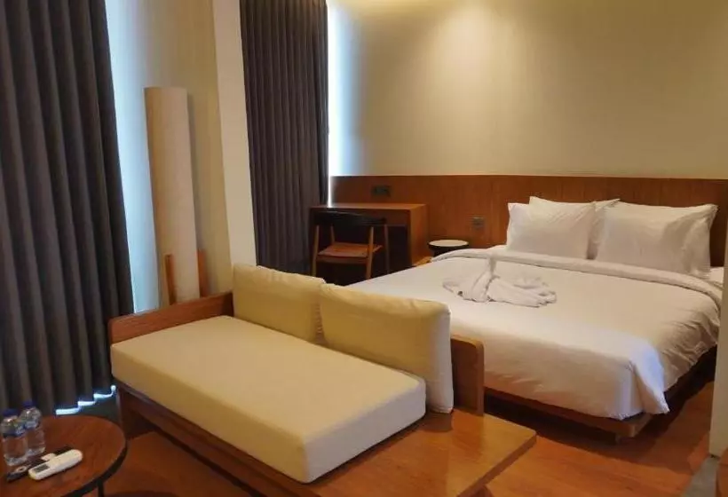 The Fields Hotel And Apartment