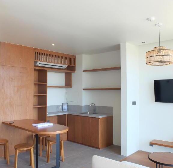 The Fields Hotel And Apartment