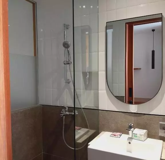 The Fields Hotel And Apartment