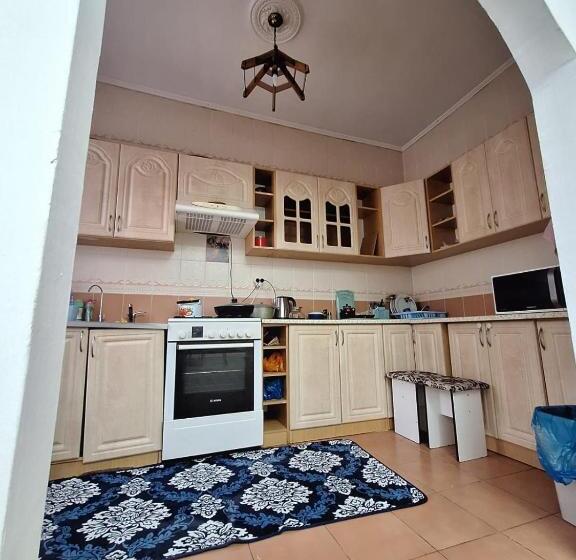 هاستل шах хостел халал