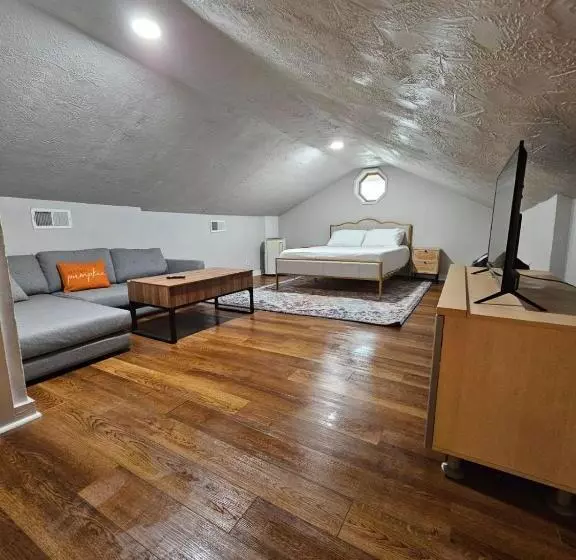 Retkeilymaja Clinton Studio