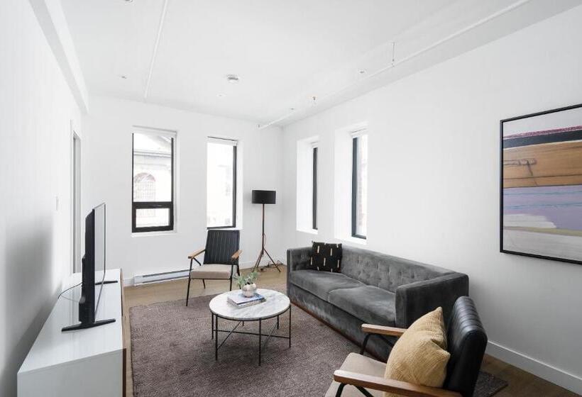 Bakan Palais Des Congres, Convention Centre