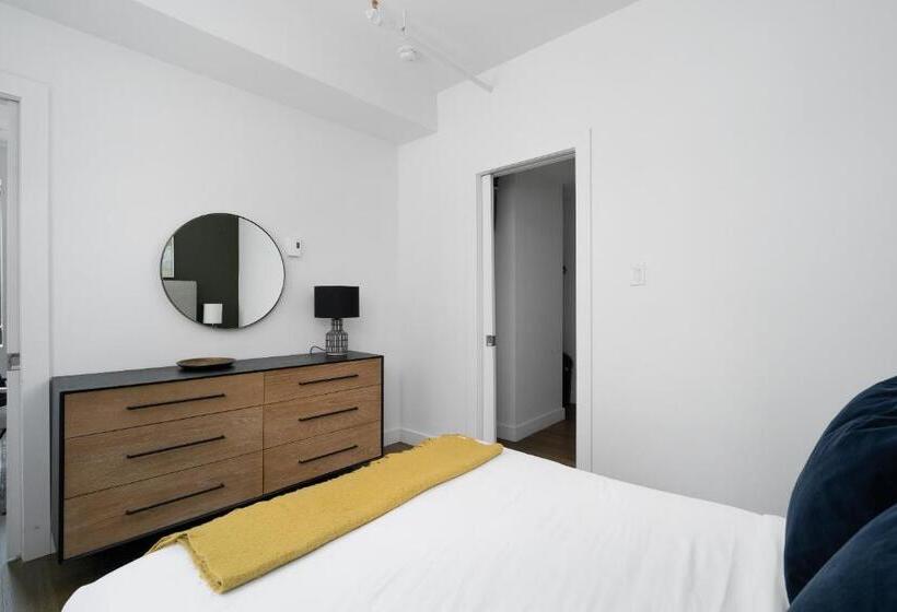 Bakan Palais Des Congres, Convention Centre