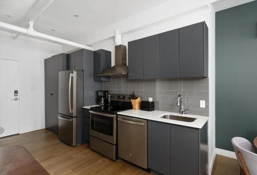 Bakan Palais Des Congres, Convention Centre