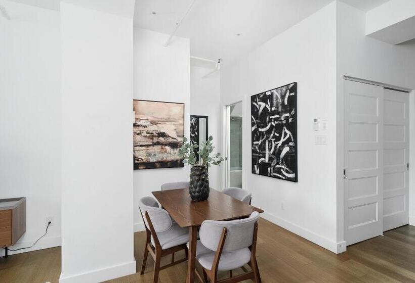 Bakan Palais Des Congres, Convention Centre