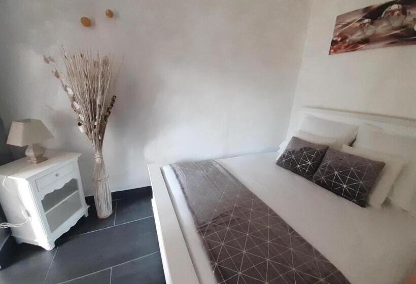 צימר Domaine Benester   Chambre Benjamin   4 épis