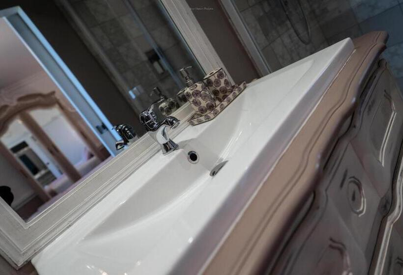 Bed and Breakfast Domaine Benester   Chambre Léonie   4 épis