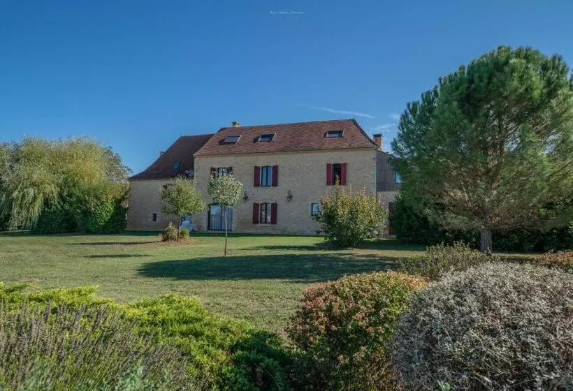 Aamiaismajoitus (B&B) Domaine Benester   Chambre Léonie   4 épis
