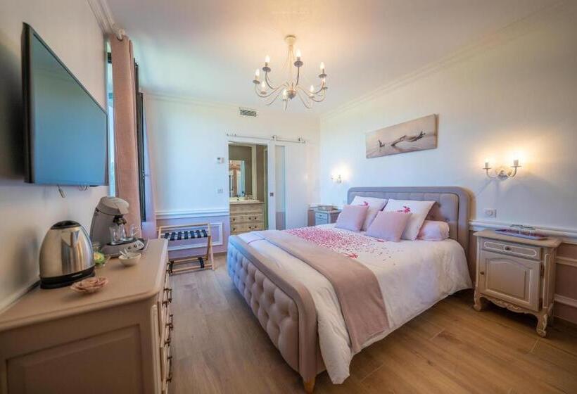 Bed and Breakfast Domaine Benester   Chambre Léonie   4 épis