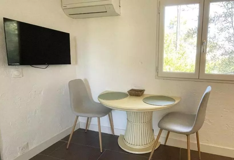 Aamiaismajoitus (B&B) Villa Canzomy