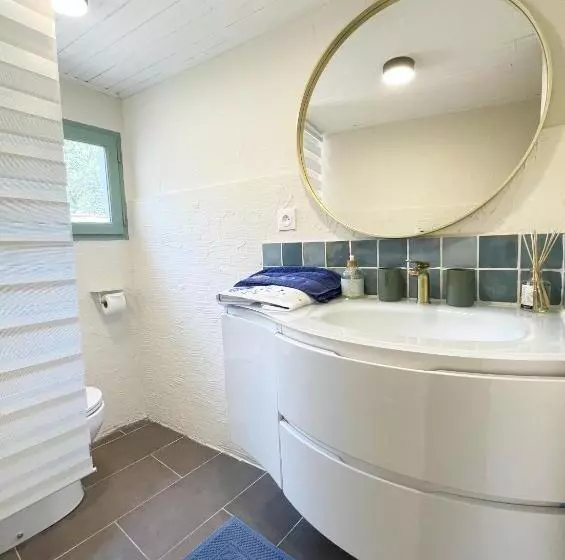 Aamiaismajoitus (B&B) Villa Canzomy