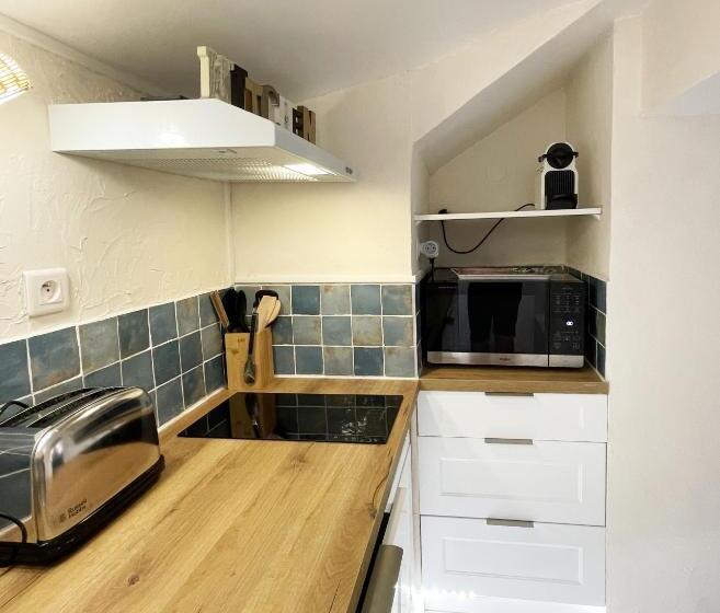 تختخواب و صبحانه Villa Canzomy