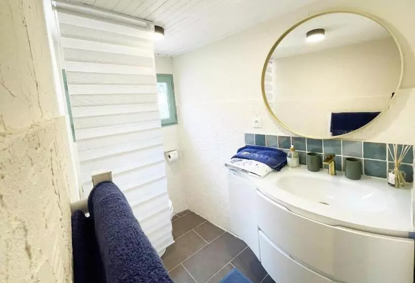 Aamiaismajoitus (B&B) Villa Canzomy