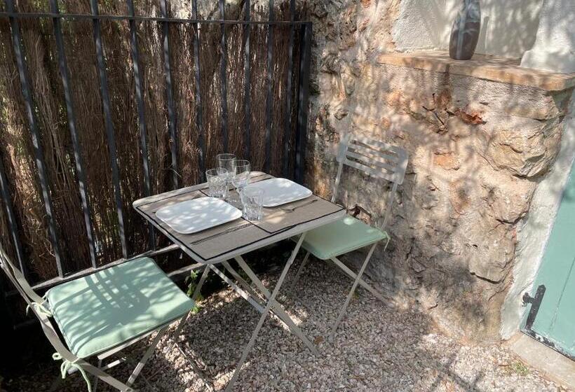 تختخواب و صبحانه Villa Canzomy