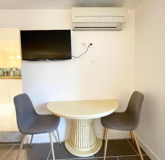 تختخواب و صبحانه Villa Canzomy