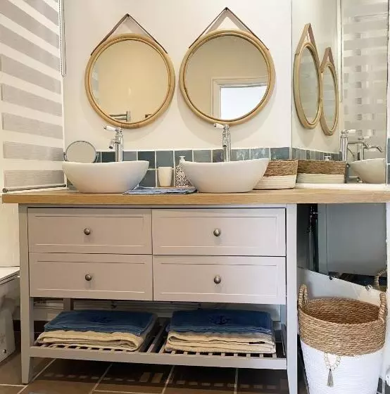 Aamiaismajoitus (B&B) Villa Canzomy