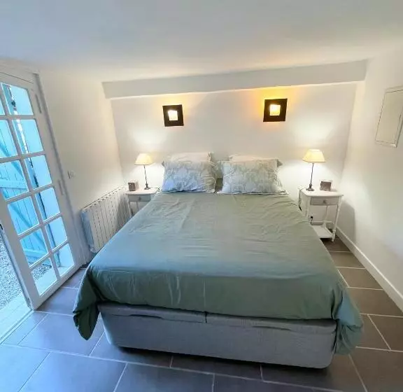 Aamiaismajoitus (B&B) Villa Canzomy