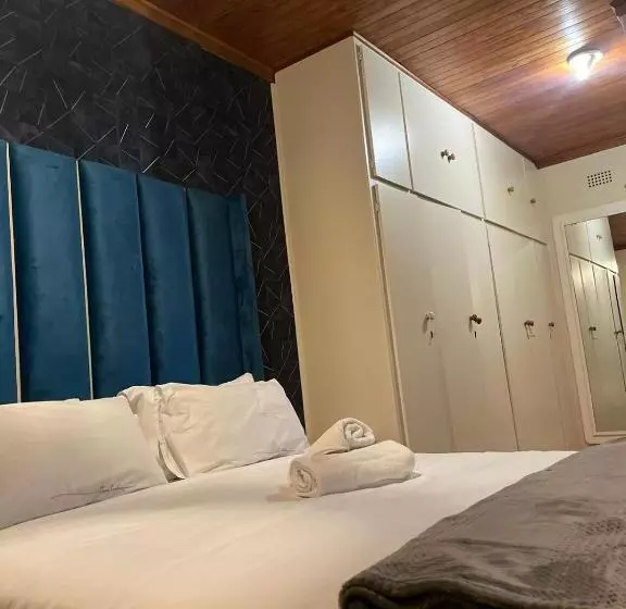 Aamiaismajoitus (B&B) Yello Guest House Graskop