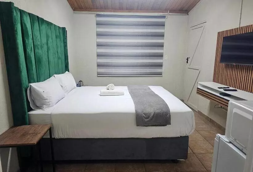 Aamiaismajoitus (B&B) Yello Guest House Graskop