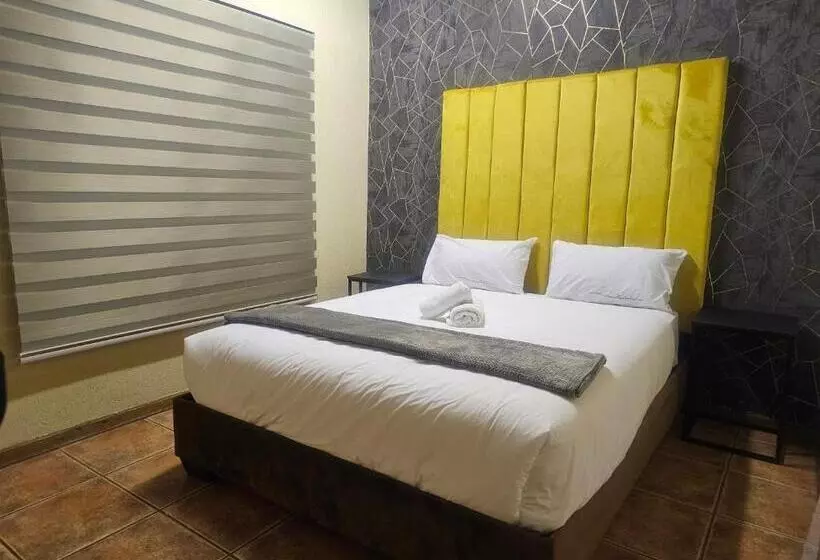 Aamiaismajoitus (B&B) Yello Guest House Graskop