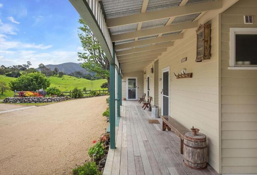 Отель Henkley Cottage 3 Ezekiel