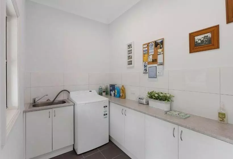 ホテル Henkley Cottage 3 Ezekiel