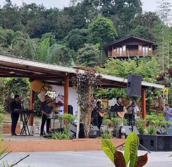 호텔 Hosteria Madera Fina