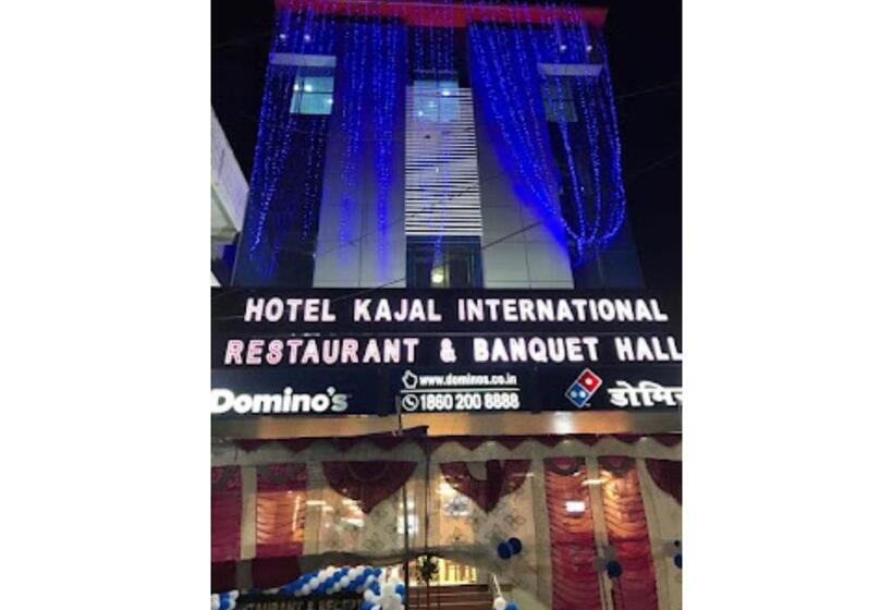 בית מלון כפרי Kajal International Restaurant & Banquet Hall Bihar