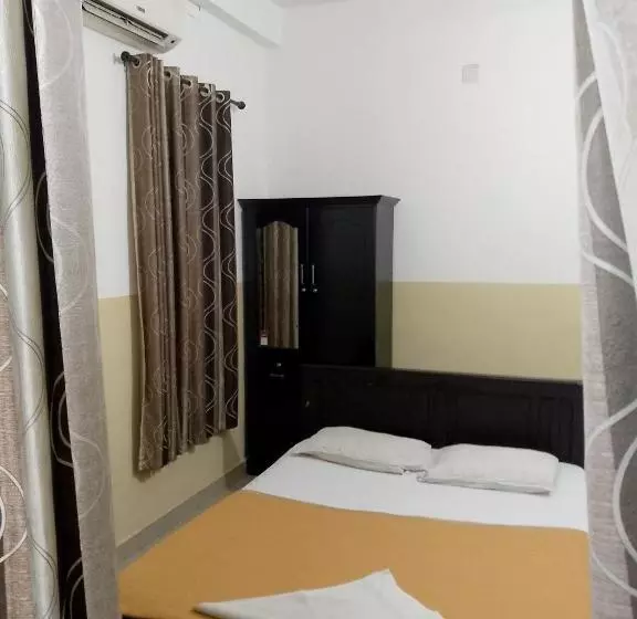 Hotelli Lotus Grand Residency