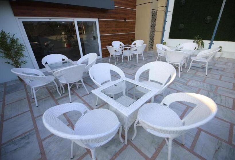 هتل Mahadev Rishikesh