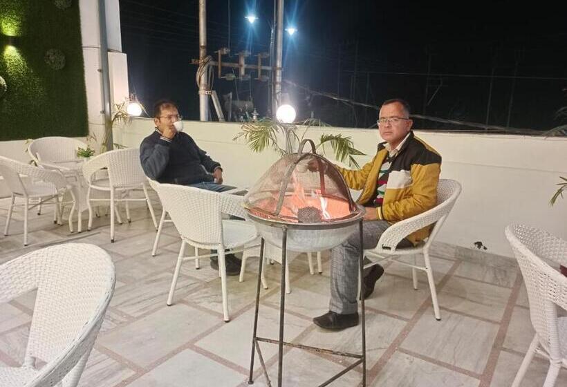 هتل Mahadev Rishikesh