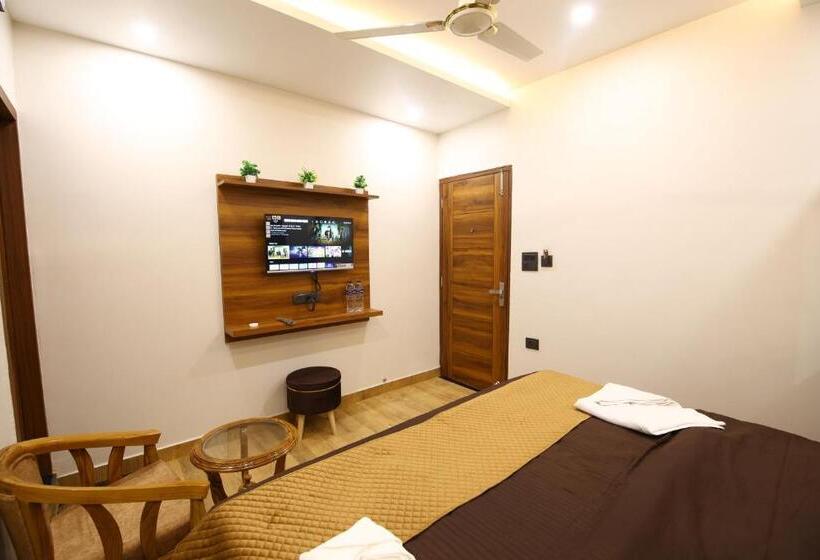 هتل Mahadev Rishikesh