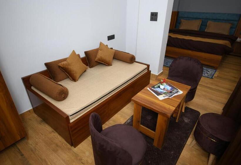 هتل Mahadev Rishikesh