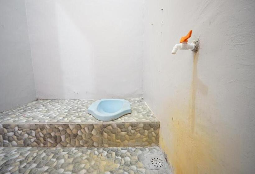 호텔 Oyo 93300 Homestay Puri Anggrek Syariah Wage