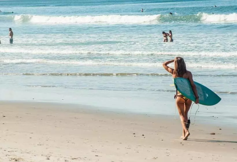 Hotelli Peace Lofts And Apartments