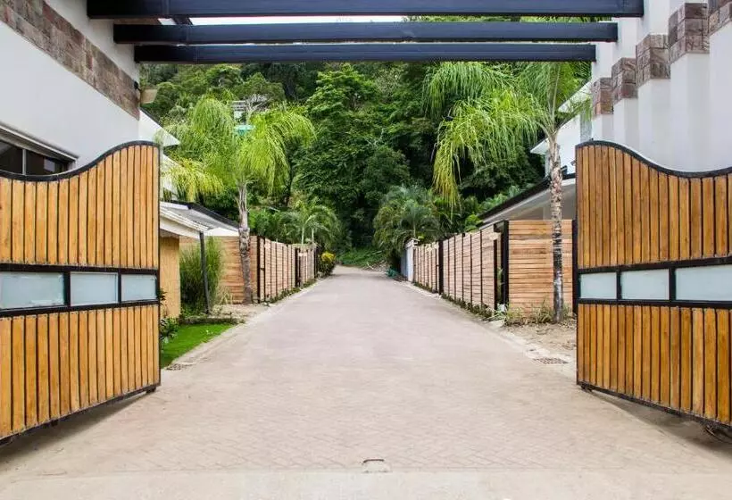 Hotelli Peace Lofts And Apartments