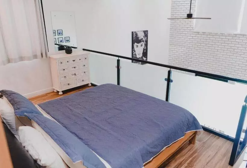 Hotelli Peace Lofts And Apartments