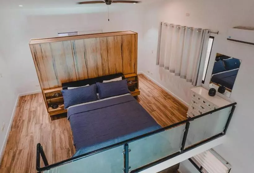 Hotelli Peace Lofts And Apartments