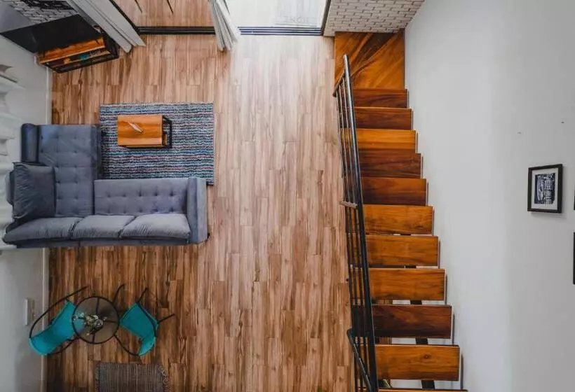 Hotelli Peace Lofts And Apartments