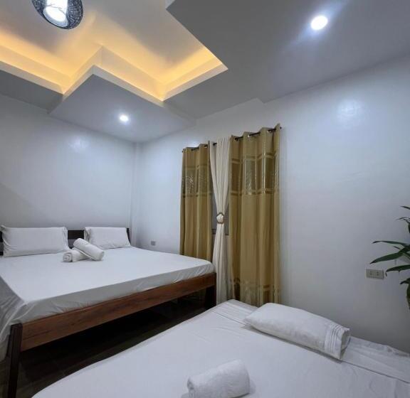هتل Rich Vania Suites